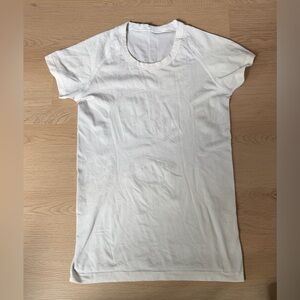 Lululemon Swiftly Tech Shirt Womens 8 Short Sleeve Athleisure Waist Length Run